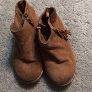 Girls size 9t boots in good used condition
